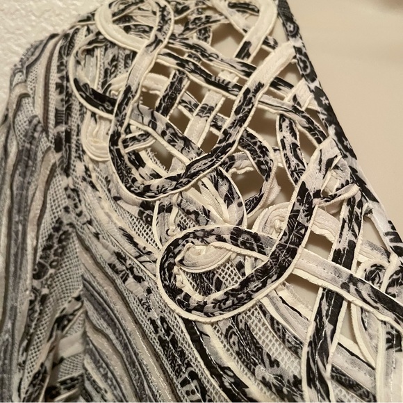 Obstinee by IKA Beautiful Button Up Ribbon Textured Jacket size 10 - Picture 4 of 11